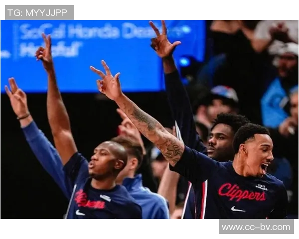 快船北伐历程回顾三个月内逆袭西部冠军展现强大实力与韧性 快船北伐历程回顾三个月内逆袭西部冠军展现强大实力与韧性